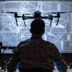 drone militaire, plan de drone en avant plan un homme militaire